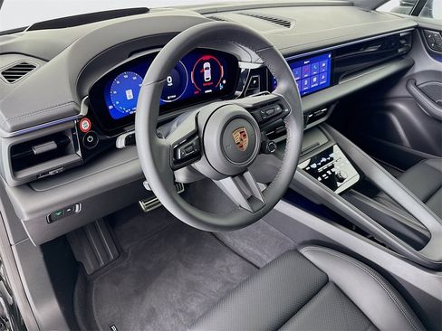 New 2025 Porsche Macan 4S Electric image 4