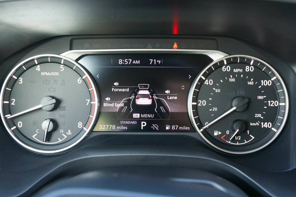 Used 2025 Nissan Rogue SV FWD image 27