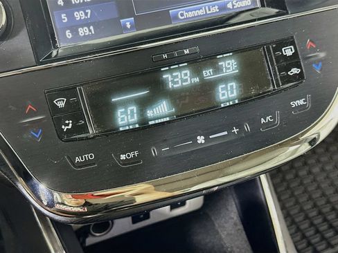 Used 2017 Toyota Avalon Touring FWD image 28