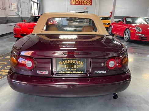 Used 1995 MAZDA MX-5 Miata M-Edition RWD image 12