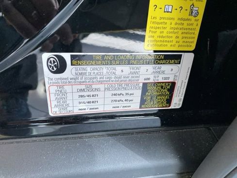 Used 2024 Porsche Cayenne Coupe image 32