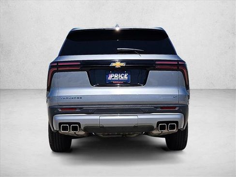 Used 2024 Chevrolet Traverse LT FWD image 7