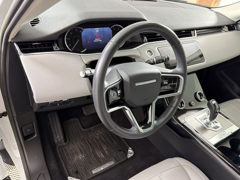 Used 2023 Land Rover Range Rover Evoque S AWD/4WD image 4
