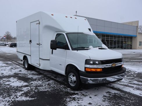 New 2025 Chevrolet Express 3500 w/ Power Convenience Package image 2