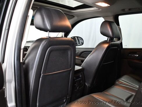 Used 2013 Chevrolet Avalanche LTZ image 20