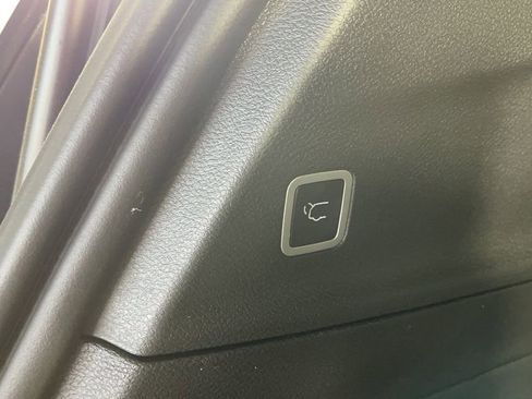 New 2025 Chrysler Pacifica Limited image 35