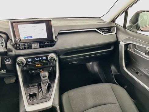 Used 2025 Toyota RAV4 XLE AWD/4WD image 24