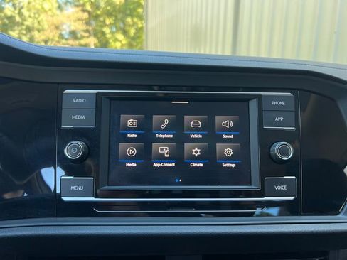 Used 2021 Volkswagen Jetta SE image 23