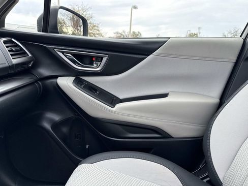 Used 2023 Subaru Forester Premium image 28