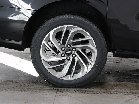 New 2026 Lincoln Navigator L Reserve AWD/4WD image 12