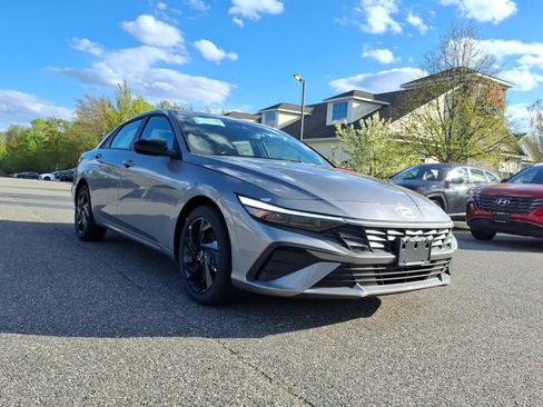 New 2026 Hyundai Elantra Sport FWD image 2