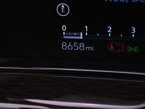 Certified 2024 Cadillac Escalade Sport Platinum w/ LPO, ONYX Package image 28