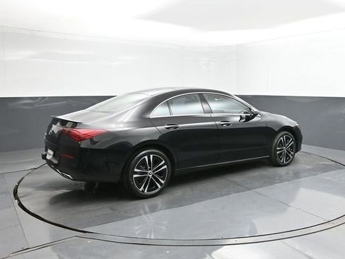 Used 2025 Mercedes-Benz CLA 250 image 15