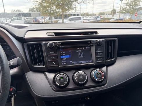 Used 2018 Toyota RAV4 LE image 16