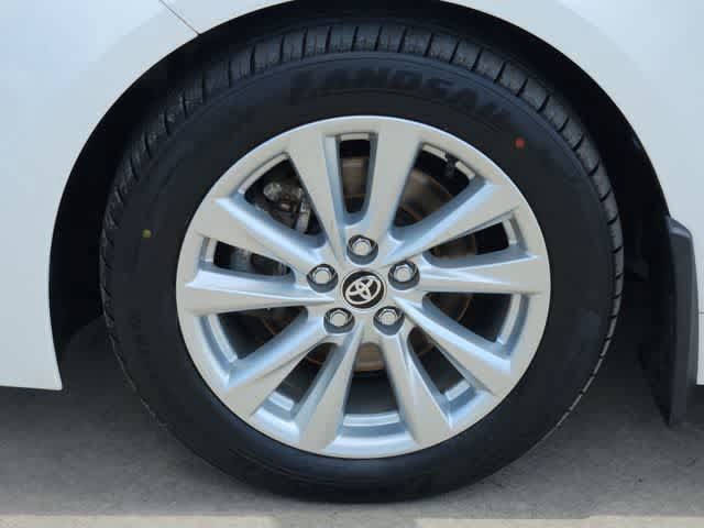 Used 2023 Toyota Corolla LE w/ LE Convenience Package FWD image 13