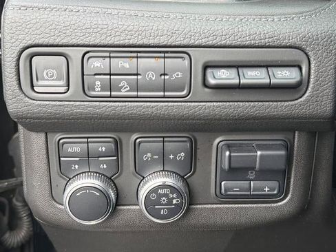 Used 2021 GMC Yukon Denali w/ Denali Premium Package AWD/4WD image 36
