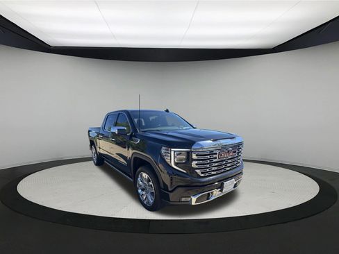 Used 2024 GMC Sierra 1500 Denali w/ Denali Reserve Package AWD/4WD image 1