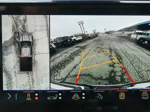 Used 2025 GMC Sierra 2500 AT4 image 34