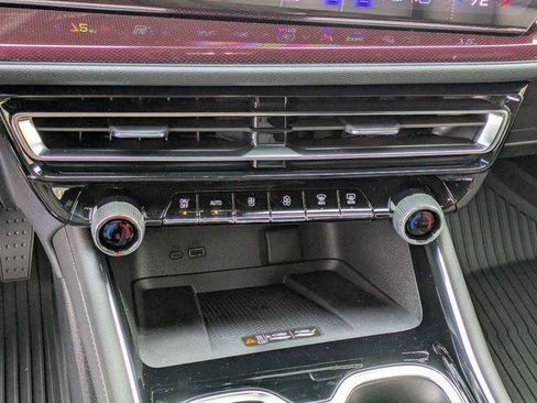New 2026 Chevrolet Traverse RS w/ LPO, Floor Liner Package FWD image 27