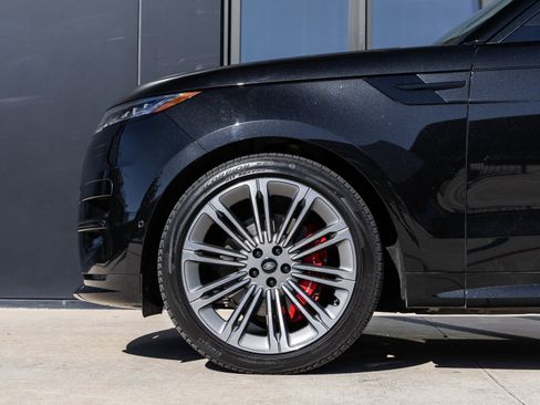 Used 2024 Land Rover Range Rover Sport Dynamic SE image 11