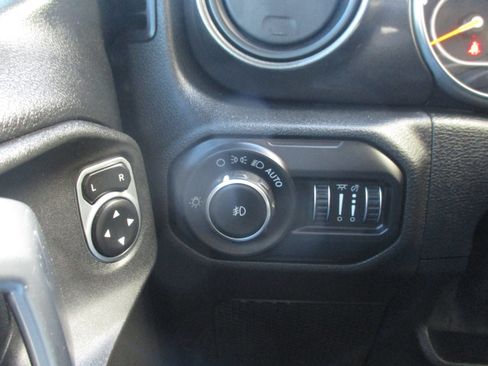 Used 2019 Jeep Wrangler Unlimited Sport image 24