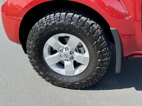 Used 2012 Nissan Frontier SV w/ SV Premium Utility Pkg AWD/4WD image 8