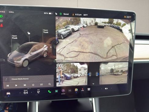 Used 2020 Tesla Model Y Long Range image 18