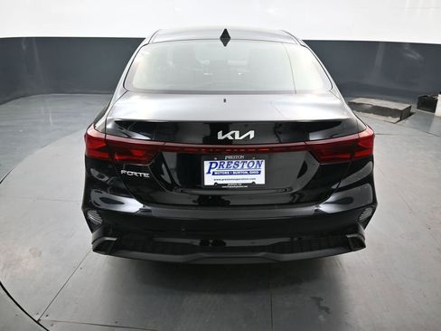 Used 2023 Kia Forte LXS w/ LXS Technology Package FWD image 8