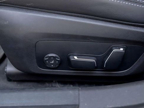 Used 2025 BMW 330i xDrive Sedan w/ M Sport Package image 26