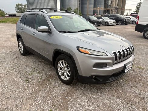 Used 2014 Jeep Cherokee Latitude FWD image 1