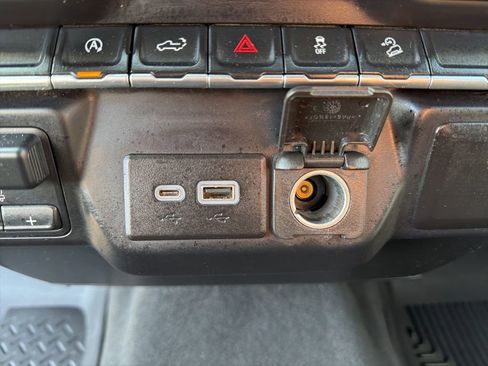 Used 2020 Chevrolet Silverado 1500 LT w/ All-Star Edition image 42