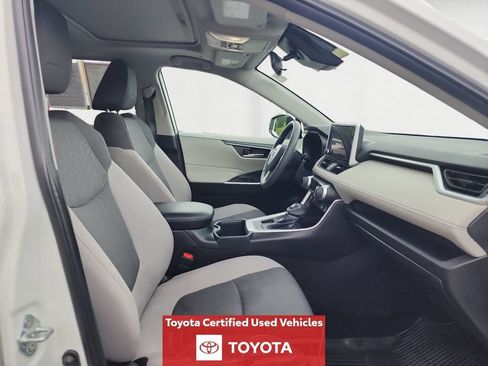 Certified 2023 Toyota RAV4 XLE w/ Convenience Package AWD/4WD image 17