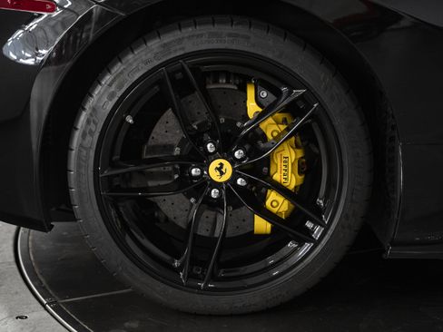 Used 2016 Ferrari 488 GTB RWD image 13