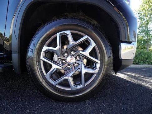 Used 2024 GMC Sierra 1500 SLT w/ SLT Premium Plus Package image 44