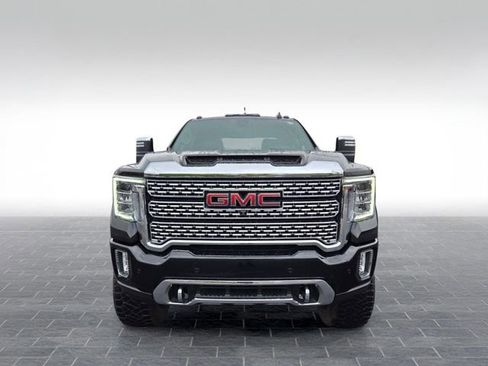 Used 2023 GMC Sierra 2500 Denali w/ Denali Black Diamond Edition AWD/4WD image 2