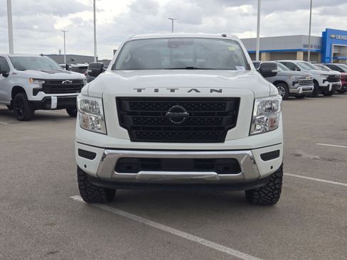 Used 2020 Nissan Titan SV w/ SV Convenience Package image 8