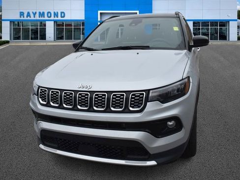Used 2025 Jeep Compass Limited image 7
