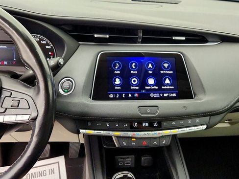 Used 2021 Cadillac XT4 Luxury w/ Cold Weather Package AWD/4WD image 18