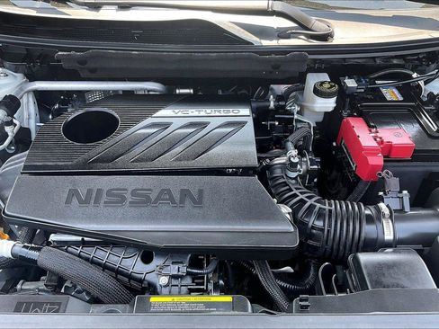 Certified 2024 Nissan Rogue SV FWD image 11
