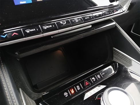 Used 2022 Jeep Wagoneer Series II w/ Premium Group I image 17