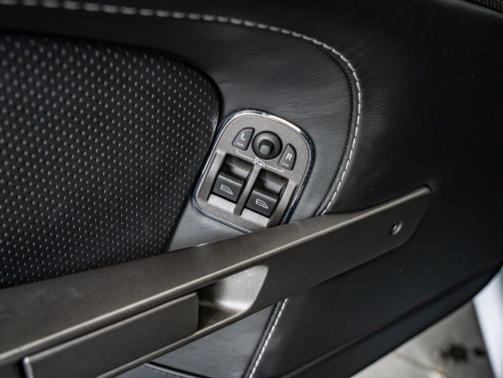 Used 2015 Aston Martin V8 Vantage GT RWD image 21