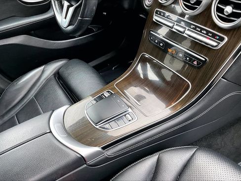 Used 2020 Mercedes-Benz GLC 300 4MATIC image 29