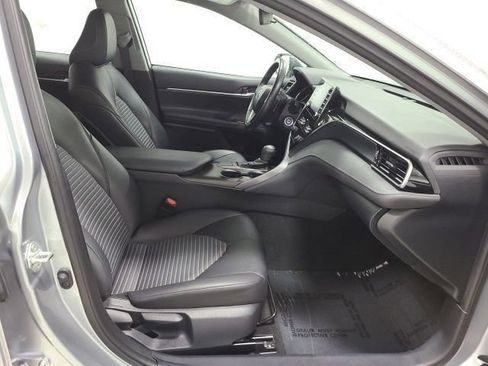 Used 2024 Toyota Camry SE FWD image 13