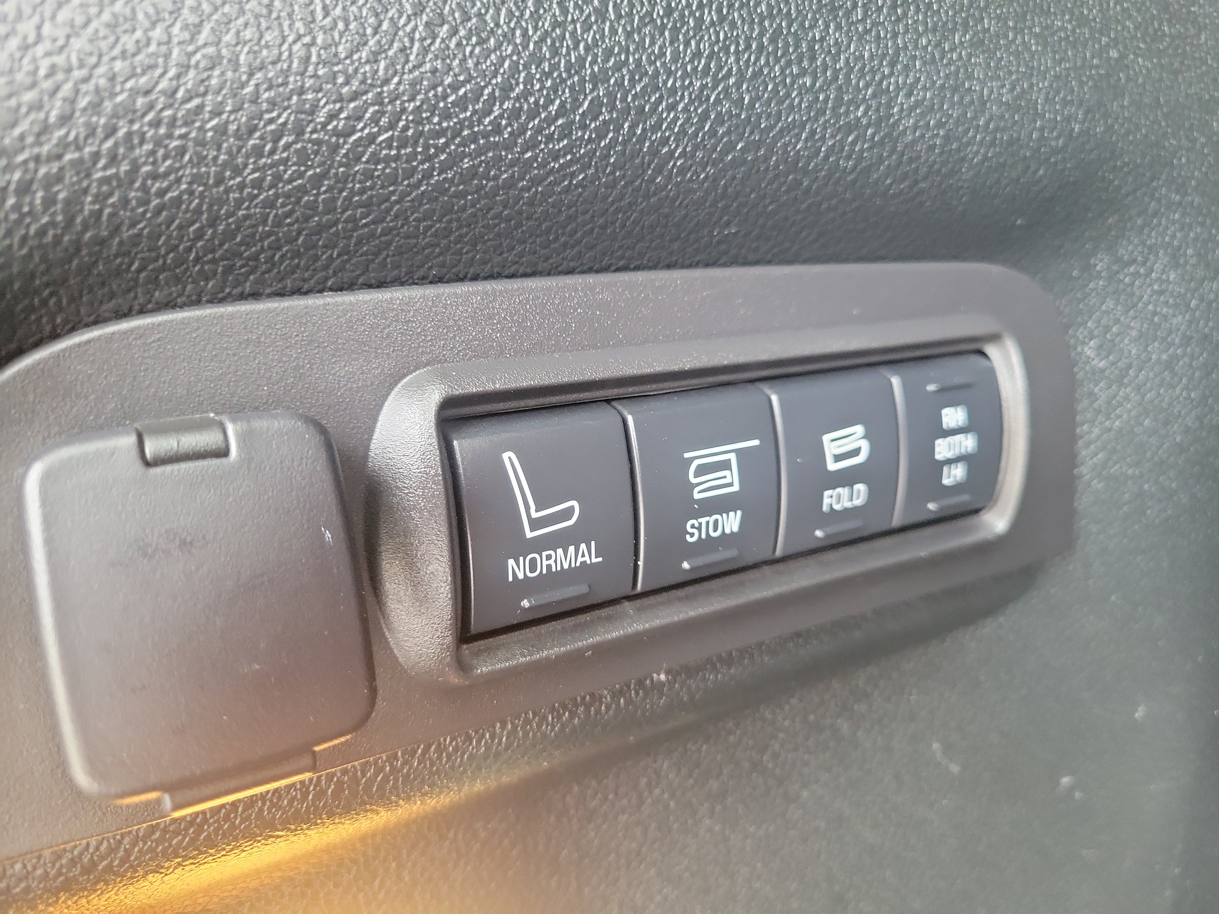 Used 2019 Ford Explorer Sport w/ Equipment Group 401A AWD/4WD image 18