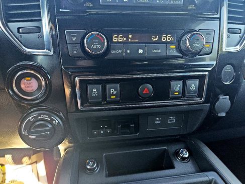 Used 2020 Nissan Titan Platinum Reserve image 21