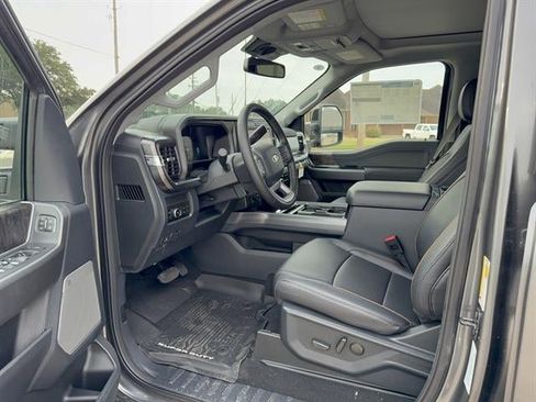 New 2026 Ford F250 Lariat w/ Black Appearance Package image 7