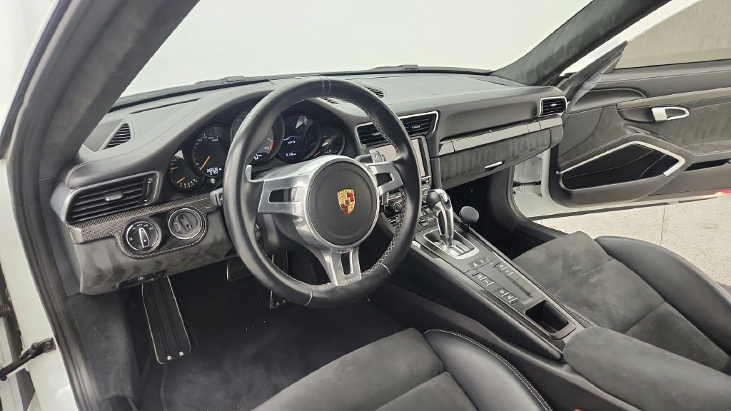 Used 2015 Porsche 911 GT3 RWD image 32