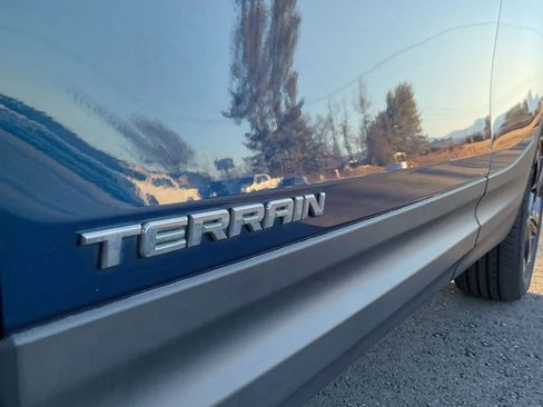 Used 2020 GMC Terrain SLT image 13