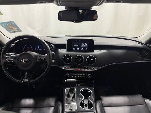 Used 2018 Kia Stinger Sedan 4D image 21
