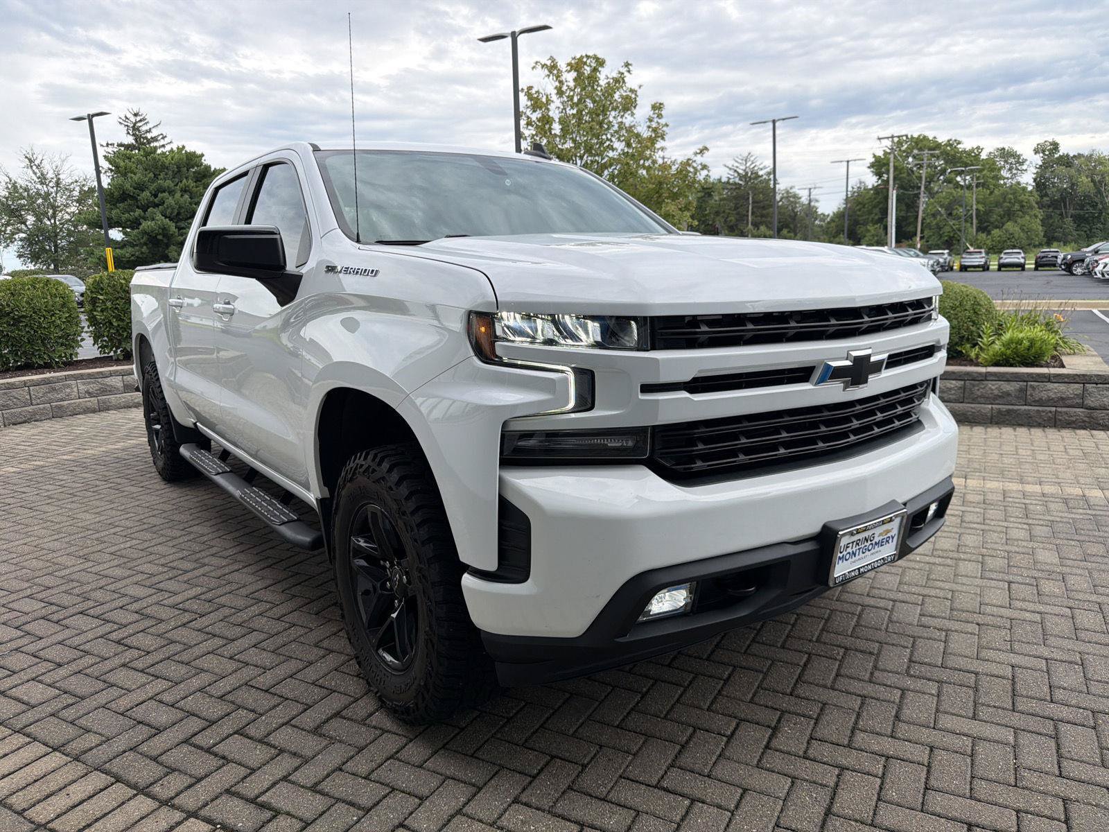 Used 2020 Chevrolet Silverado 1500 RST w/ RST Value Package AWD/4WD image 7